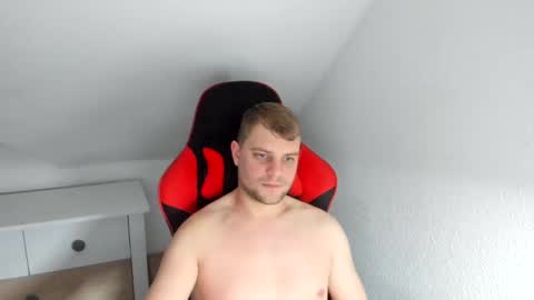 Snapshot of kozik1992 chatting on February 3, 2025, 12:36 am Bartek online show from February 3, 2025, 12:36 am