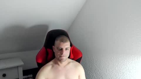 Snapshot of kozik1992 chatting on December 5, 2025, 5:16 am Bartek online show from December 5, 2025, 5:16 am