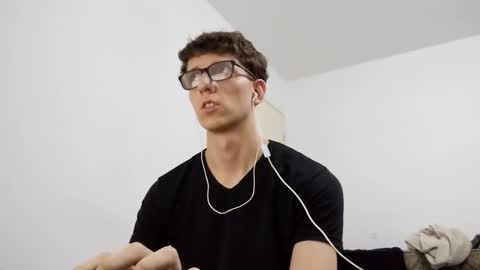 Snapshot of kpo10 chatting on December 23, 2024, 8:33 am Facu online show from December 23, 2024, 8:33 am