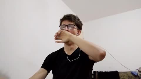 Snapshot of kpo10 chatting on December 27, 2024, 4:10 pm Facu online show from December 27, 2024, 4:10 pm