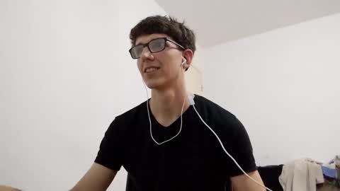 Snapshot of kpo10 chatting on January 1, 2025, 6:59 pm Facu online show from January 1, 2025, 6:59 pm