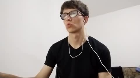 Snapshot of kpo10 chatting on January 5, 2025, 9:03 pm Facu online show from January 5, 2025, 9:03 pm