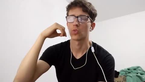 Snapshot of kpo10 chatting on February 26, 2025, 7:31 am Facu online show from February 26, 2025, 7:31 am