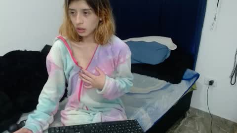 Snapshot of kratos_and_afrodita chatting on October 23, 2025, 4:12 am kratos_and_afrodita online show from October 23, 2025, 4:12 am