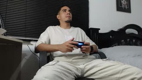 kratoswolf online show from January 9, 2026, 5:04 pm