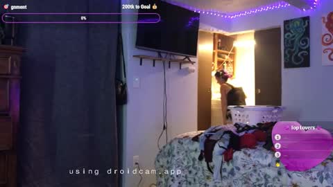 kreamyk420 online show from November 19, 2025, 1:44 pm