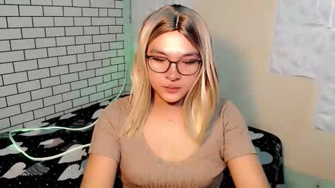 krezikeed online show from March 16, 2026, 5:44 am