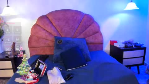 Nahomi online show from December 4, 2025, 11:52 am