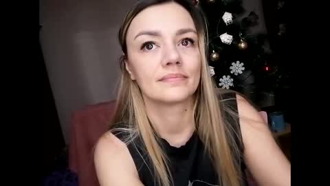 Snapshot of krisssexi chatting on December 23, 2024, 7:06 am KrissSexi online show from December 23, 2024, 7:06 am