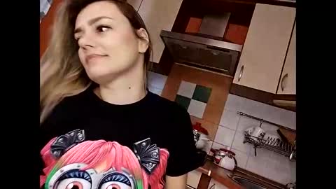 Snapshot of krisssexi chatting on March 4, 2025, 5:32 am KrissSexi online show from March 4, 2025, 5:32 am