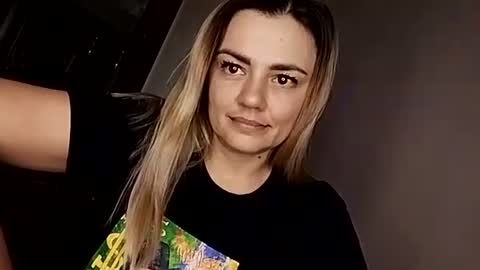 Snapshot of krisssexi chatting on September 11, 2025, 6:19 pm KrissSexi online show from September 11, 2025, 6:19 pm