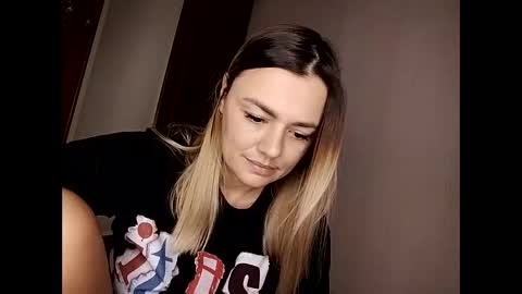 Snapshot of krisssexi chatting on November 17, 2025, 11:38 am KrissSexi online show from November 17, 2025, 11:38 am