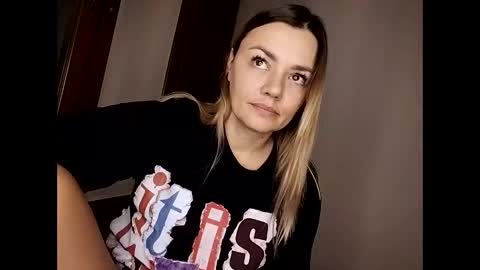 Snapshot of krisssexi chatting on November 18, 2025, 6:18 am KrissSexi online show from November 18, 2025, 6:18 am