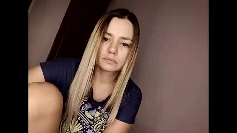 Snapshot of krisssexi chatting on November 19, 2025, 11:21 am KrissSexi online show from November 19, 2025, 11:21 am