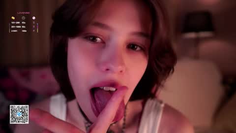 Sarah online show from October 4, 2025, 1:14 am