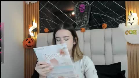 Snapshot of kristal_joi_dl chatting on October 22, 2025, 12:27 pm kristal online show from October 22, 2025, 12:27 pm