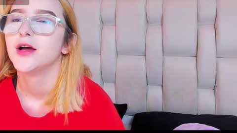 Snapshot of kristal_joi_dl chatting on November 17, 2025, 12:22 pm kristal online show from November 17, 2025, 12:22 pm