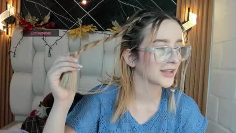 Snapshot of kristal_joi_dl chatting on December 16, 2025, 12:54 pm kristal online show from December 16, 2025, 12:54 pm