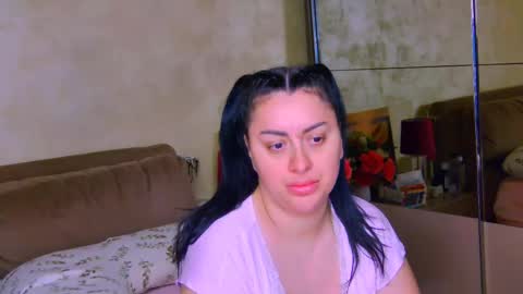 Snapshot of kristal_madness chatting on May 31, 2026, 8:32 pm kristal_madness online show from May 31, 2026, 8:32 pm