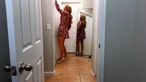 Kristal Mountain online show from October 29, 2025, 3:42 am