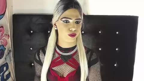 kristal_queen01 online show from May 25, 2026, 6:03 pm