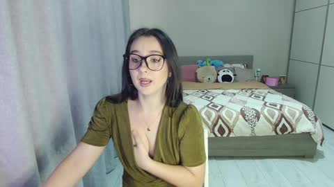 Snapshot of kristall_xxx chatting on February 14, 2025, 7:17 am twitter Annemarye 23 online show from February 14, 2025, 7:17 am