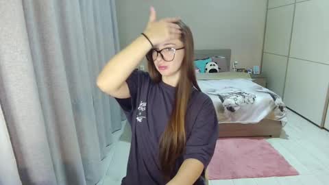 Snapshot of kristall_xxx chatting on October 15, 2025, 4:45 am twitter Annemarye 23 online show from October 15, 2025, 4:45 am