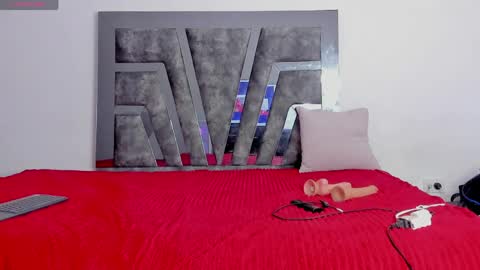 Kristal online show from June 1, 2026, 7:48 pm