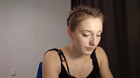 Snapshot of kristandaty chatting on February 9, 2026, 11:47 am kristandaty online show from February 9, 2026, 11:47 am