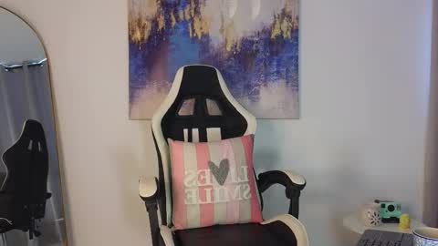 Snapshot of kristennblue_ chatting on November 21, 2025, 3:00 pm Kris online show from November 21, 2025, 3:00 pm