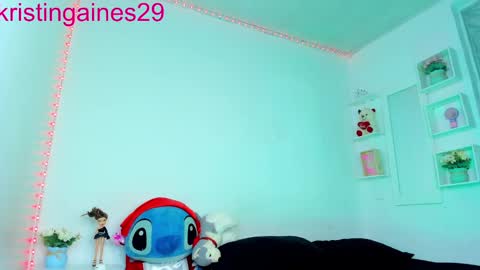 Snapshot of kristiingaines_ chatting on November 4, 2025, 8:19 pm kristin online show from November 4, 2025, 8:19 pm