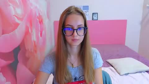 Snapshot of kristina_adel chatting on November 7, 2025, 8:14 am Kristina Adel online show from November 7, 2025, 8:14 am