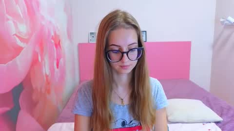 Snapshot of kristina_adel chatting on November 8, 2025, 8:36 am Kristina Adel online show from November 8, 2025, 8:36 am