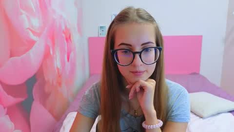 Snapshot of kristina_adel chatting on November 15, 2025, 8:33 am Kristina Adel online show from November 15, 2025, 8:33 am