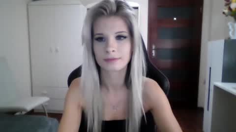 KristineAmore online show from September 24, 2025, 8:23 pm