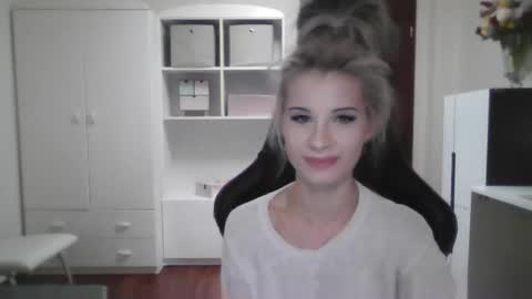 KristineAmore online show from October 10, 2025, 6:40 pm