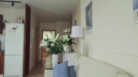 Kristi online show from April 10, 2026, 5:12 am