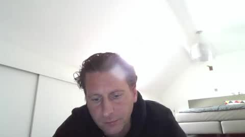 kristof8504 online show from December 2, 2024, 12:40 pm