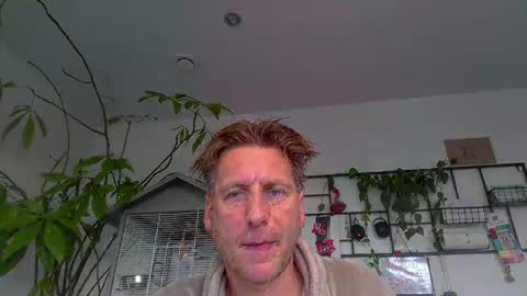 kristof8504 online show from December 21, 2025, 9:49 am