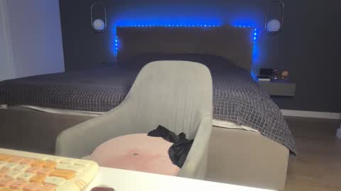 Snapshot of kristy_saint chatting on November 10, 2025, 4:33 am Kristi online show from November 10, 2025, 4:33 am