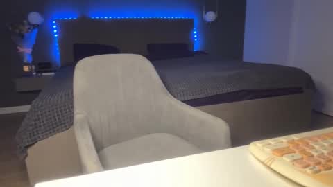 Snapshot of kristy_saint chatting on November 25, 2025, 4:12 am Kristi online show from November 25, 2025, 4:12 am