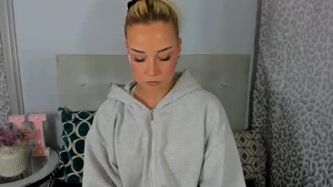 Snapshot of kristyflowers chatting on May 20, 2026, 3:40 pm KristyFlowers online show from May 20, 2026, 3:40 pm