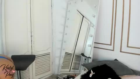 Snapshot of kristyl_paez chatting on December 4, 2025, 7:44 pm Cristina online show from December 4, 2025, 7:44 pm