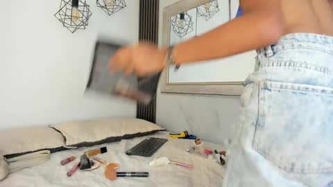 Snapshot of kristyl_paez chatting on April 1, 2026, 7:22 pm Cristina online show from April 1, 2026, 7:22 pm