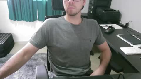 Snapshot of krocr_iras chatting on December 1, 2025, 8:03 pm Lucas Edu online show from December 1, 2025, 8:03 pm