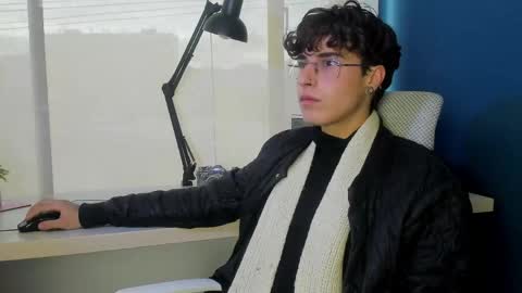 Snapshot of krown_nox chatting on May 21, 2026, 11:17 am krown_nox online show from May 21, 2026, 11:17 am