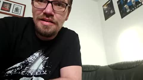 Snapshot of kryptoni18435 chatting on December 2, 2025, 1:05 pm Tommy online show from December 2, 2025, 1:05 pm