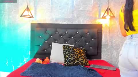 Kystal Taylor online show from November 24, 2025, 11:32 am