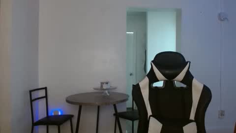 Krystal Blake online show from October 27, 2025, 5:17 pm