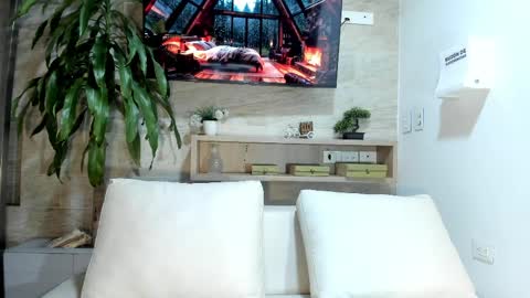 krystalswift_ online show from March 31, 2026, 3:08 am